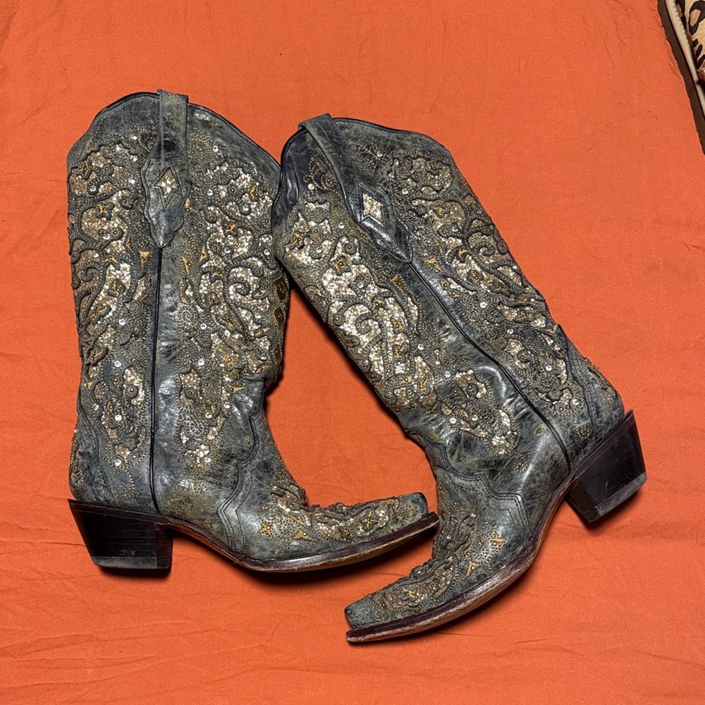 Elegant Embroidered Heeled Boots